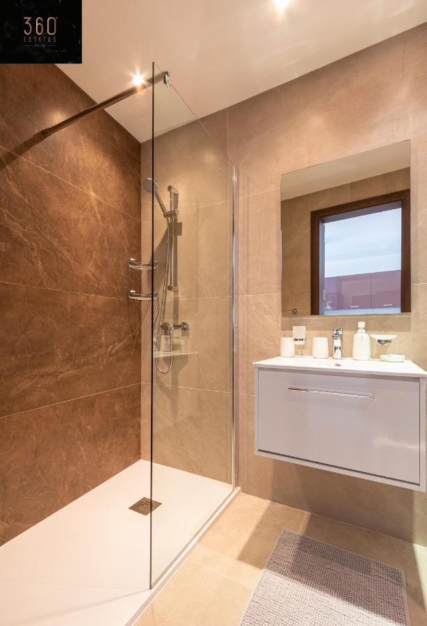 High-End Central Apt With Comfy Bed & Super Wifi By 360 Estates San Gwann Экстерьер фото
